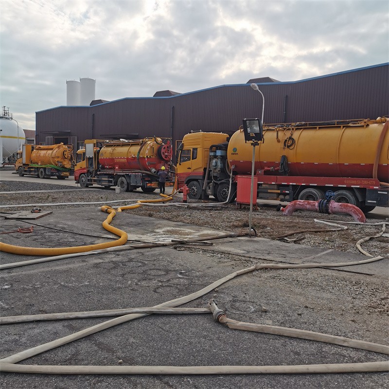 梁河污水池清理